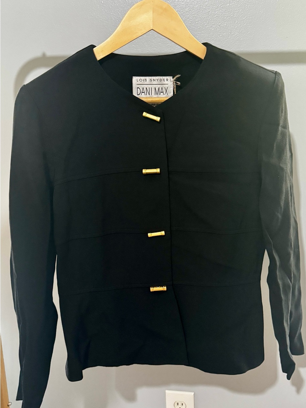 Vintage Dani Max by Lois Snyder Black Women's Tailored Blazer with Gold Accents